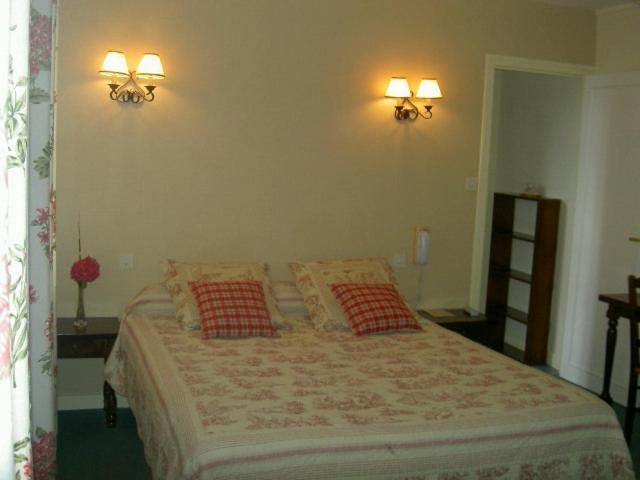 Hostellerie Du Vieux Moulin Autun Room photo